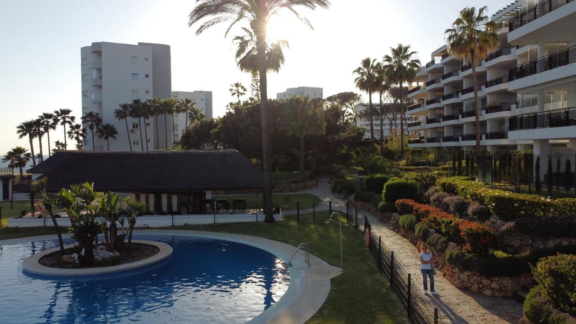 Frontline Beach Ground Floor With Privet Garden, Mi Capricho 16 Mijas Exterior foto