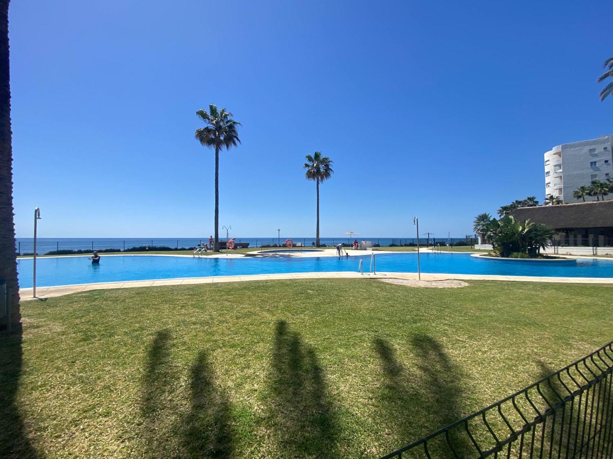 Frontline Beach Ground Floor With Privet Garden, Mi Capricho 16 Mijas Exterior foto