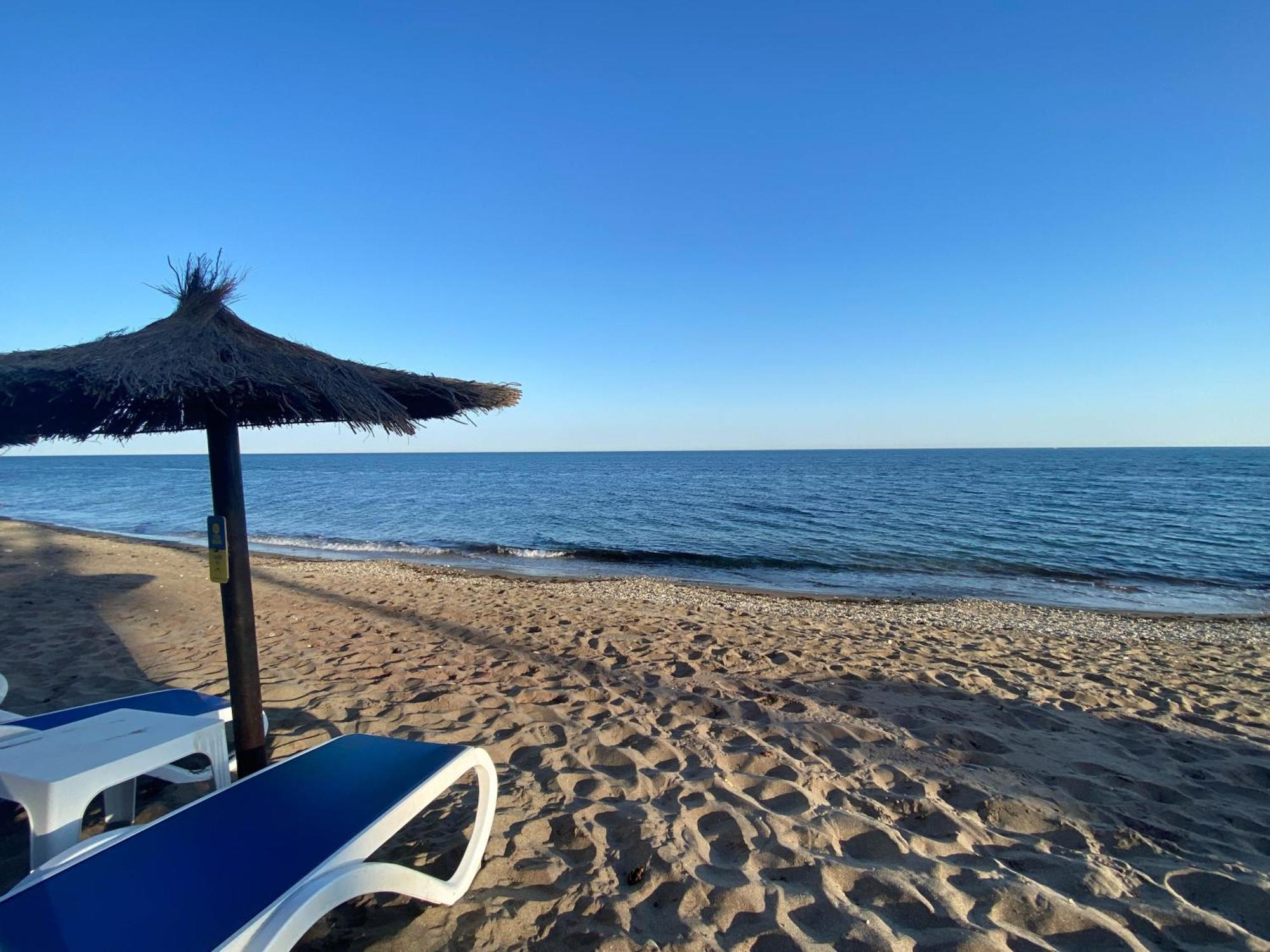 Frontline Beach Ground Floor With Privet Garden, Mi Capricho 16 Mijas Exterior foto