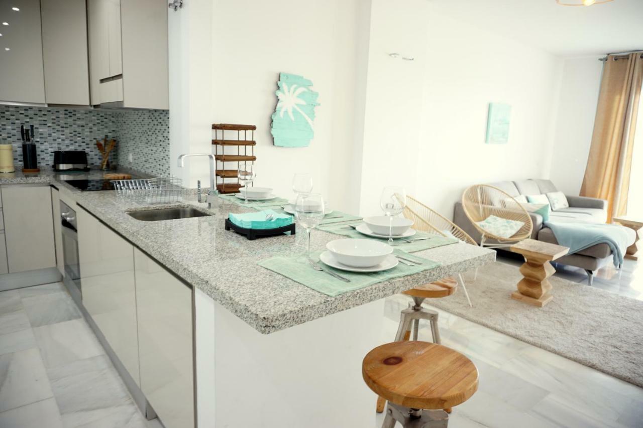 Frontline Beach Ground Floor With Privet Garden, Mi Capricho 16 Mijas Exterior foto