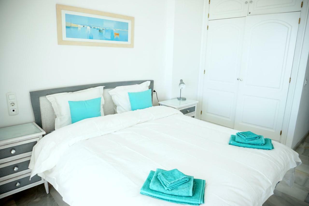 Frontline Beach Ground Floor With Privet Garden, Mi Capricho 16 Mijas Exterior foto