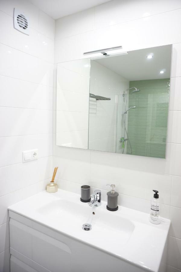 Frontline Beach Ground Floor With Privet Garden, Mi Capricho 16 Mijas Exterior foto